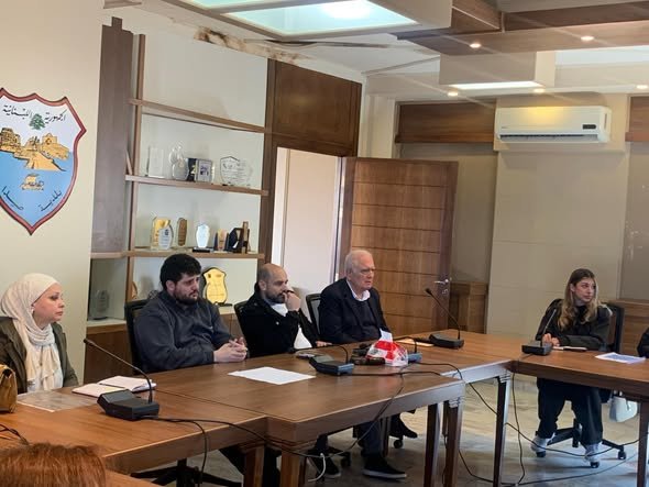 Preparatory meeting for the Health Committee at Sidon Municipality to launch the Food Safety Campaign Sidon Municipality – Media Office  Ahead of launching the Food Safety Campaign in the city of Sidon, the Health Committee at Sidon Municipality, chaired by Dr. Taysir Al-Zaatari, held a preparatory meeting to share all technical, organizational, and logistical details with the participating group, and to discuss the proposed implementation mechanism for the initial phase, which focuses on raisin
