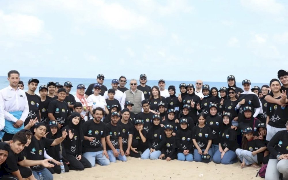 Sidon Municipality Environmental Committee organizes interactive activity on Sidon beach under the title “Environment Brings Us Together”