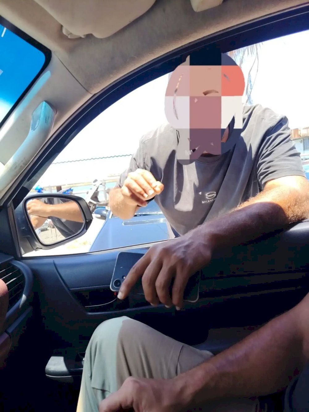 Sidon Municipality Police prevent collection of illegal parking fees on the seaside Corniche. Sidon Municipality - Media Office